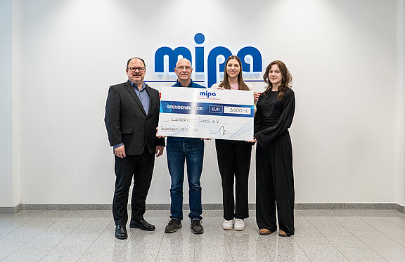 Spendenübergabe an die Landshuter Tafel