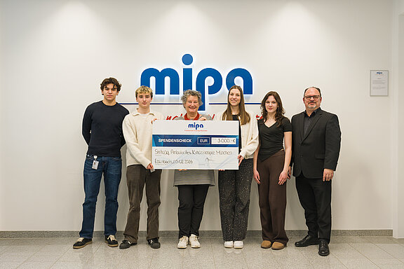 Spendenübergabe an das Ambulante Kinderhospiz, Zentrum Niederbayern Spendenübergabe an das Ambulante Kinderhospiz, Zentrum Niederbayern